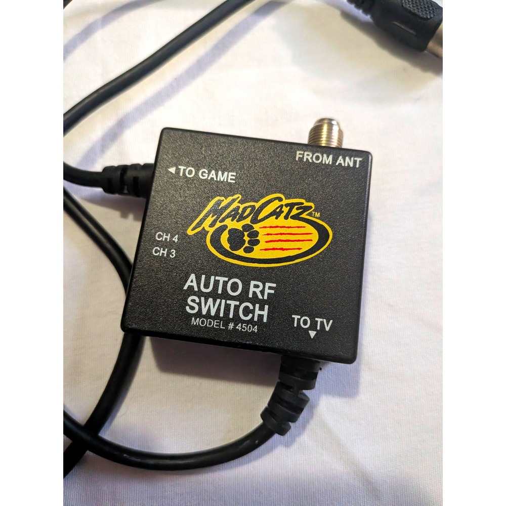 Mad Catz Auto RF Switch Adapter, RF Connectivity, Model 4504 Black Plastic